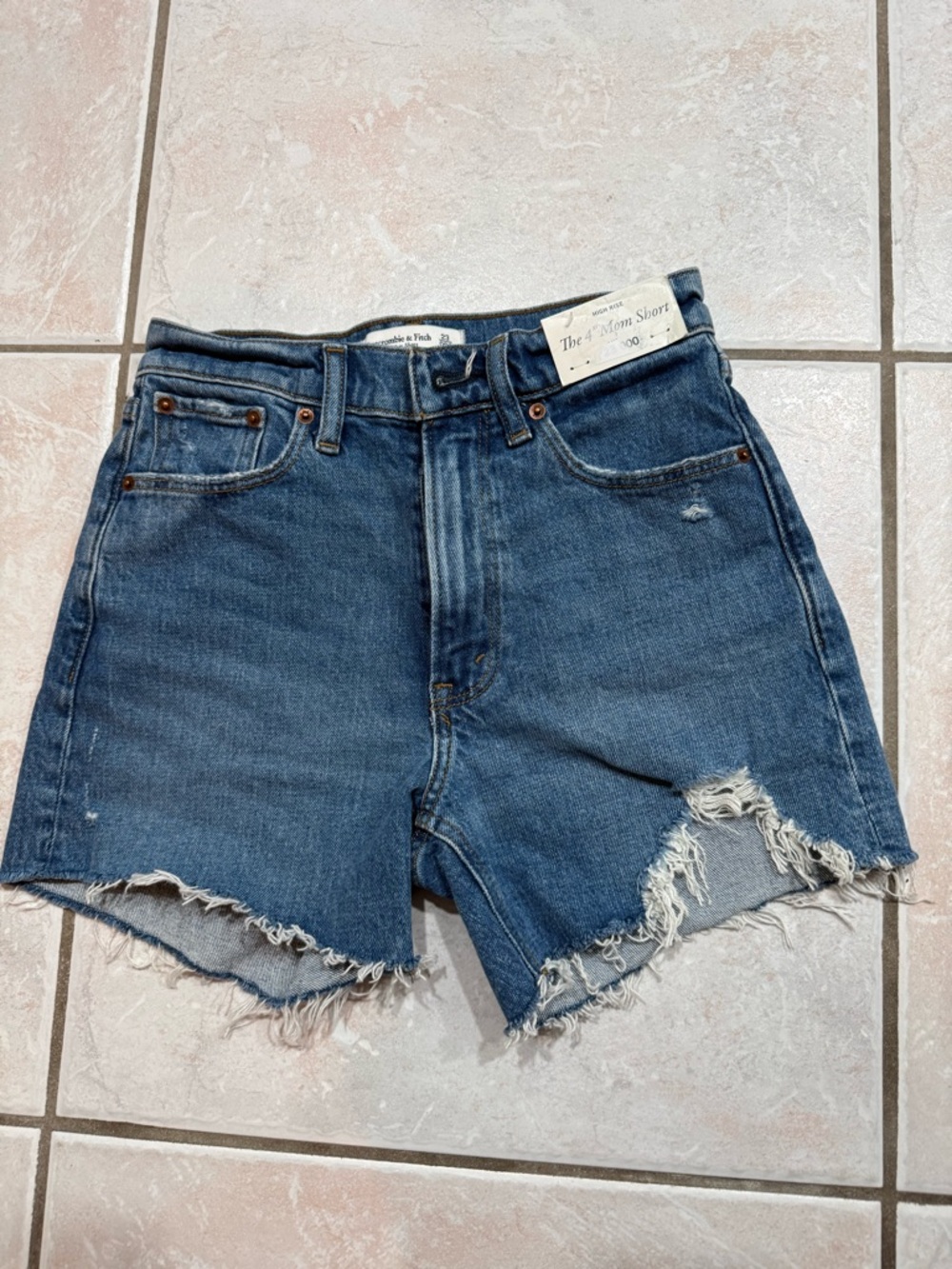 Abercrombie & Fitch High rise mom shorts